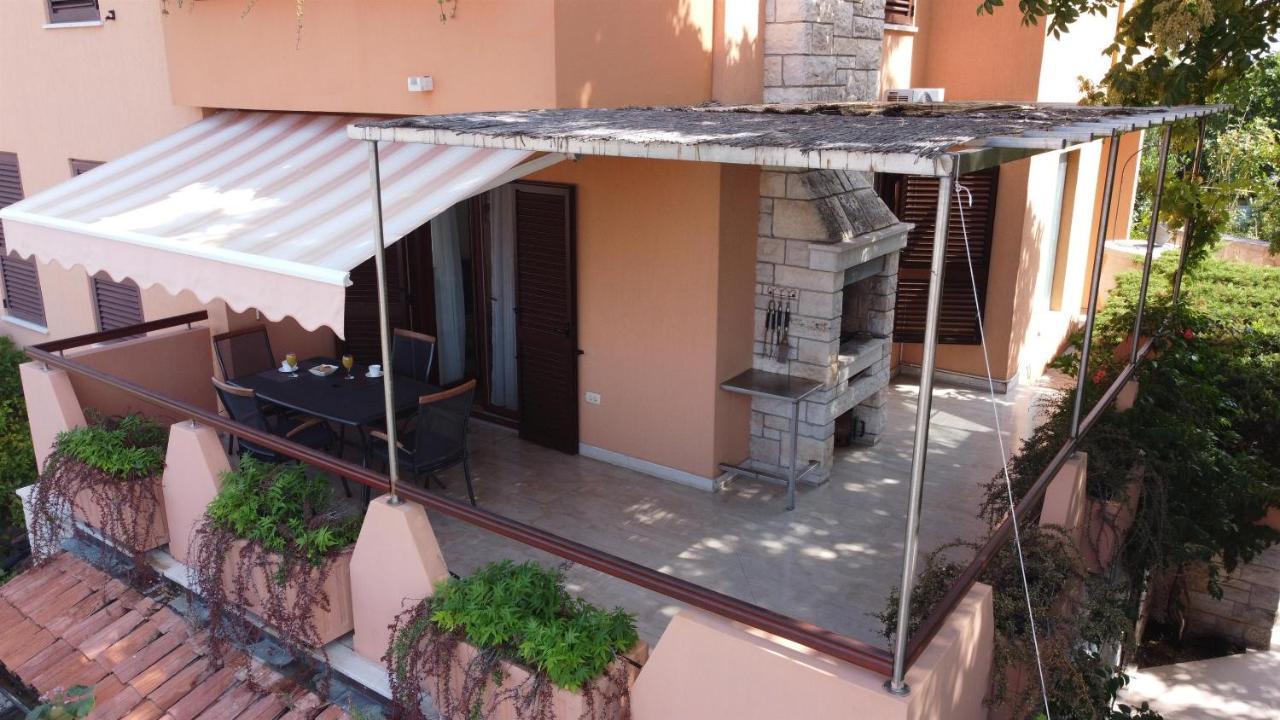 Apartment Ecio Vinkuran Exterior photo